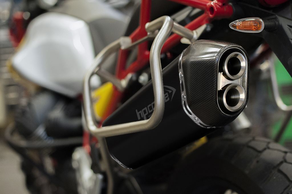 Moto Guzzi V85 TT - HP Corse SPS CARBON BLACK