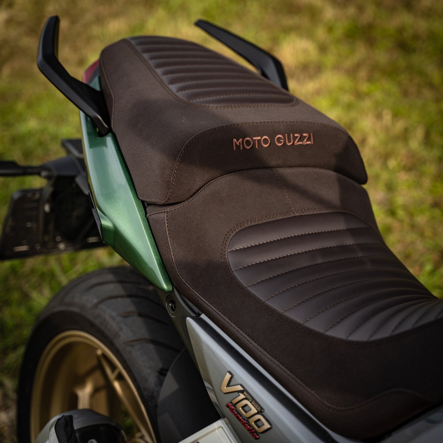 Moto Guzzi V100 Mandello - Seat Cover Brown