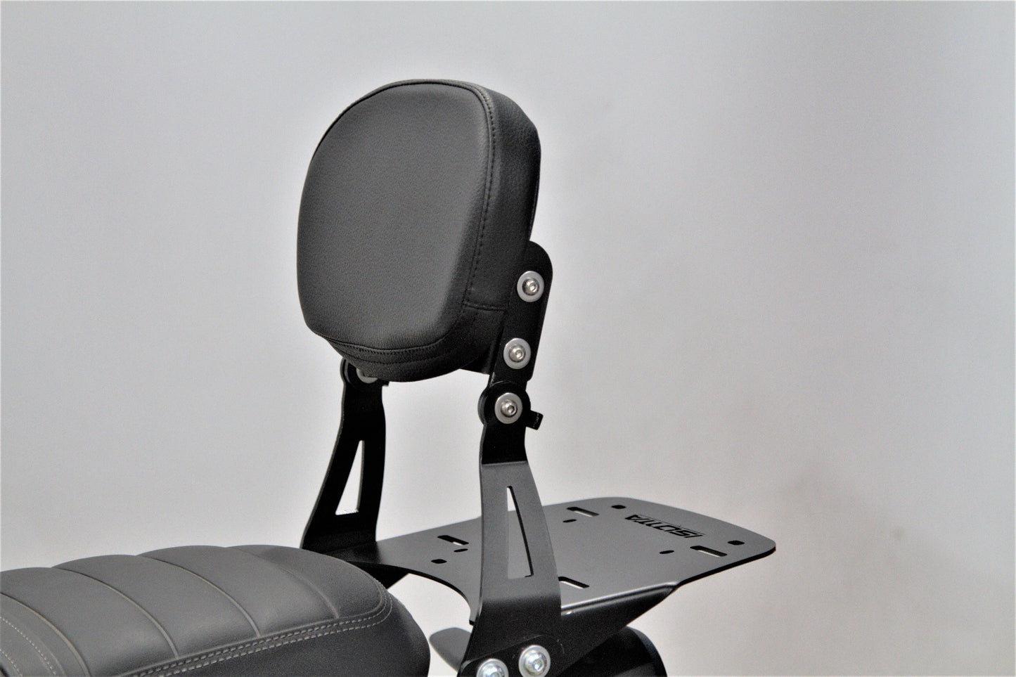 Moto Guzzi V7 Stone E5 - Small Background